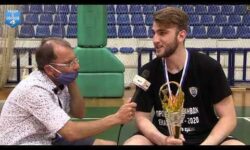 Νίκος Χαρίτογλου και Γιώργος Ζαχαριάδης συνομιλούν μετά την κατάκτηση του πρωταθλήματος ΕΦΗΒΩΝ της ΕΚΑΣΘ 2019-20 από την ομάδα του ΠΑΟΚ (video)